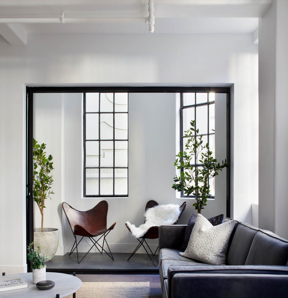 Lt. Collins Apartment by de.arch